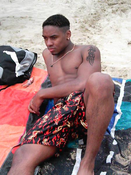 BRUNO A LA PLAGE DE MARSEILLE EN ETE 2005
